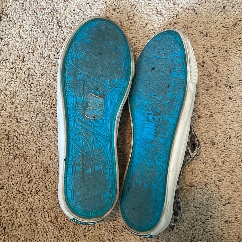 Leopard print blowfish slip on. Lots of life left! Very good condition! - Picture 2 of 4